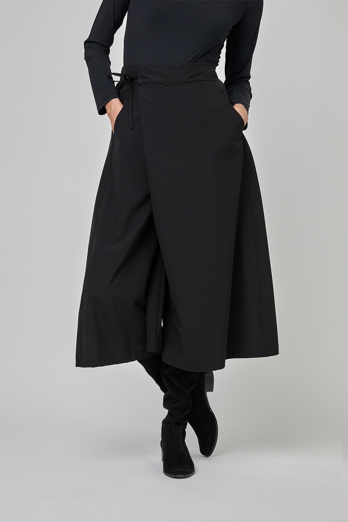 Flared midi culottes with quarter-top pocket with tie waist CF25