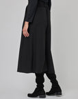 Jupe-culotte midi évasée avec quarter-top pockect avec lien à la taille | CF25-110