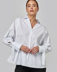 Chemise ample à col V avec manches longues et élastique au dos | CF25-601 - Blanc