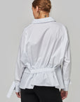Chemise ample à col V avec manches longues et élastique au dos | CF25-601 - Blanc