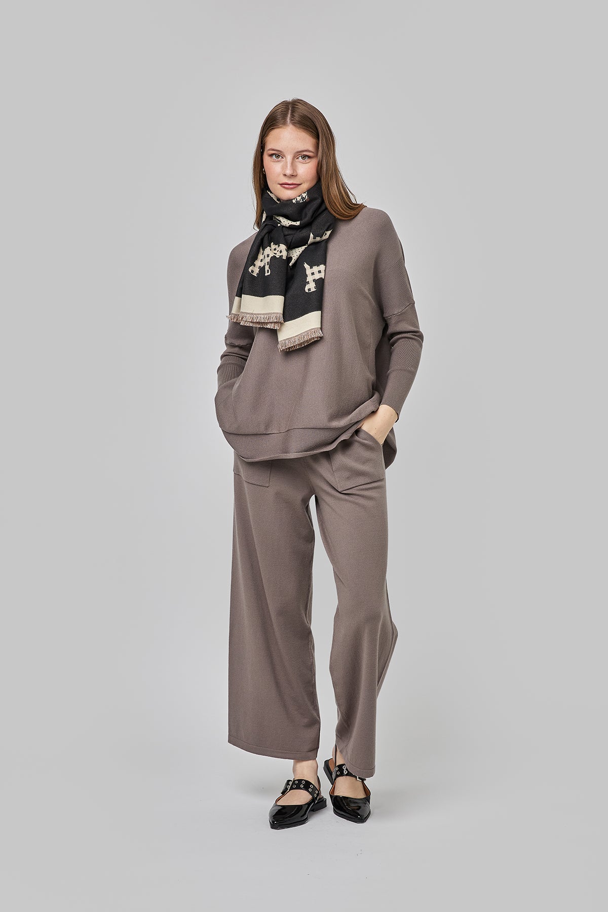 LOOK 62 main image 1